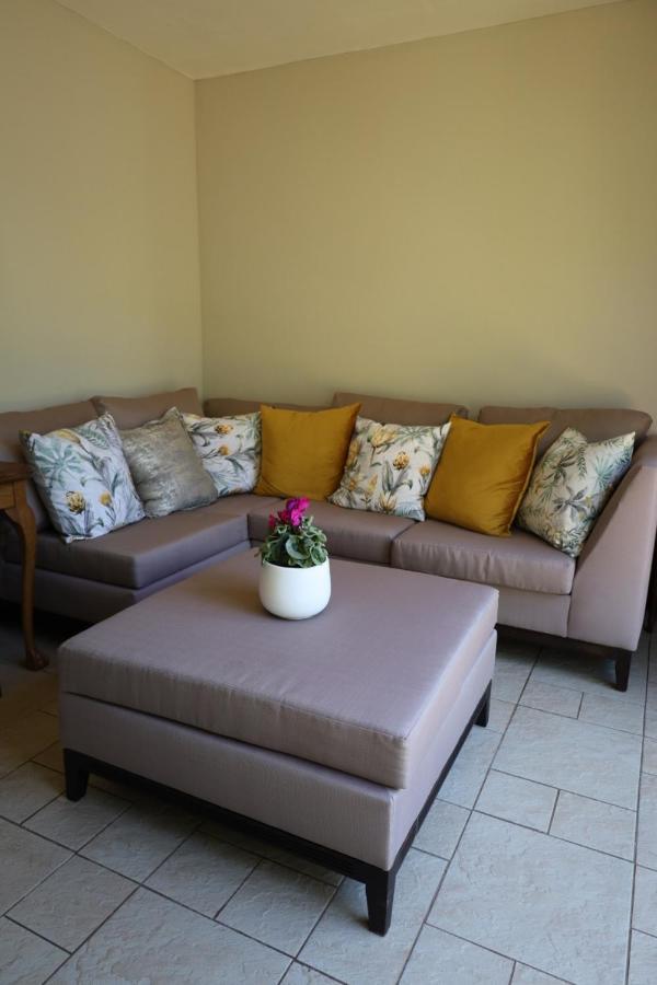 Mountain Rose Guesthouse Louis Trichardt Exterior foto